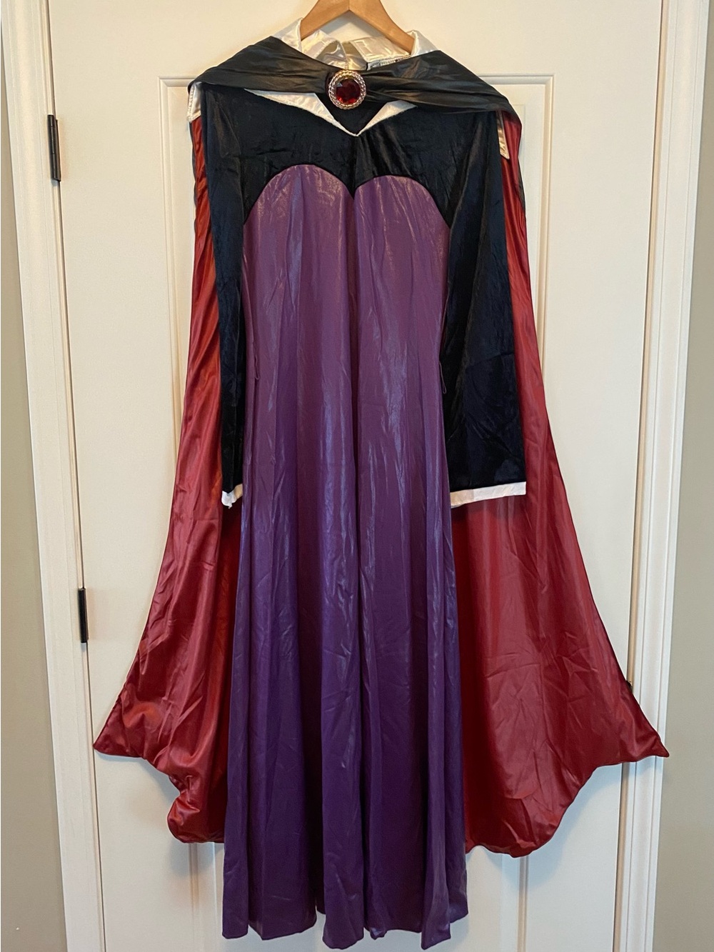 Disney Villain Evil Queen Deluxe Adult Costume large 12/14 - Picture 2 of 16